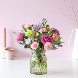Sweetheart Briefkasten Blumen – Süß und Überraschend - Briefkastenstrauß – 6 Saisonblumen, 32 cm